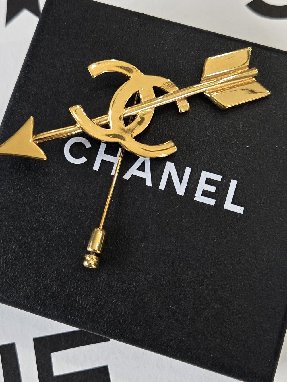 #157 - Vintage Chanel Gold-Plated Interlocking CC Arrow Stick Pin Brooch